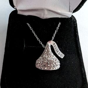 Kisses Silver Pendant Necklace